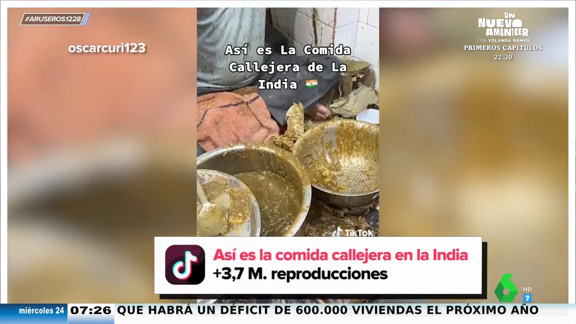 Prueba comida callejera en la India y acaba en el hospital: