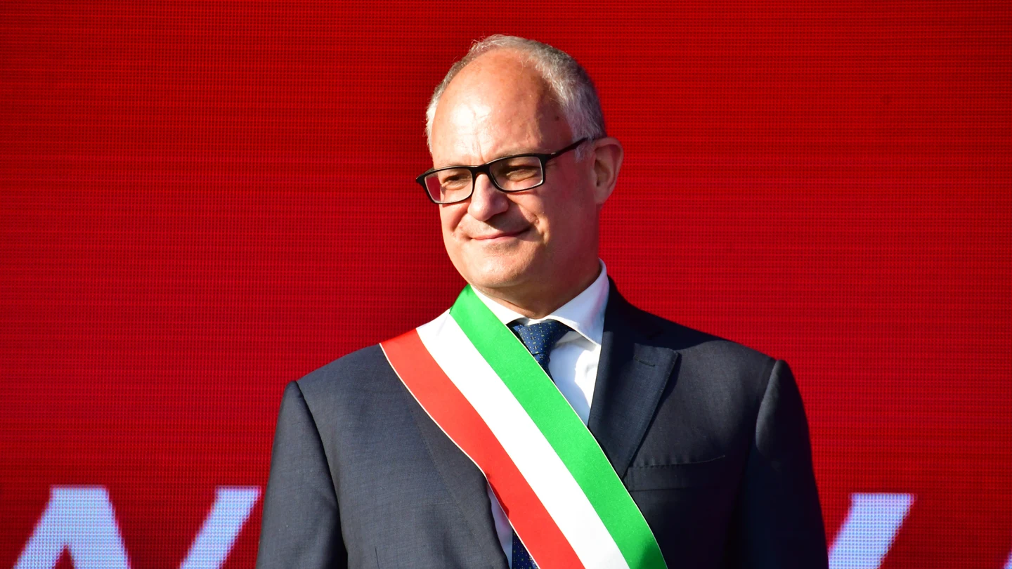 El alcalde de Roma muestra su apoyo a Sánchez: "¡Vamos Pedro, resiste!" El alcalde de Roma muestra su apoyo a Sánchez: "¡Vamos Pedro, resiste!"