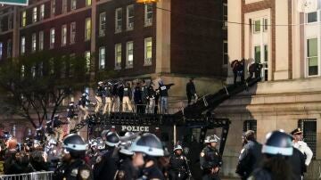 La Policía de Nueva York irrumpe en la Universidad de Columbia