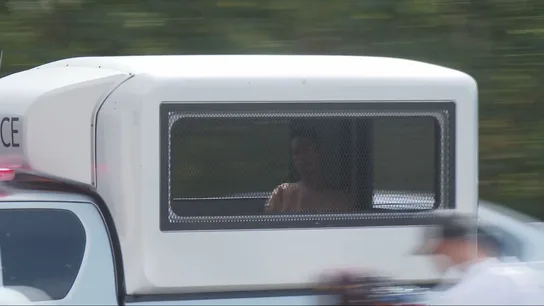 Daniel Sancho a su llegada a la penúltima jornada del juicio en Tailandia en el que se le juzga por el asesinato de Edwin Arrieta. Daniel Sancho a su llegada a la penúltima jornada del juicio en Tailandia en el que se le juzga por el asesinato de Edwin Arrieta.