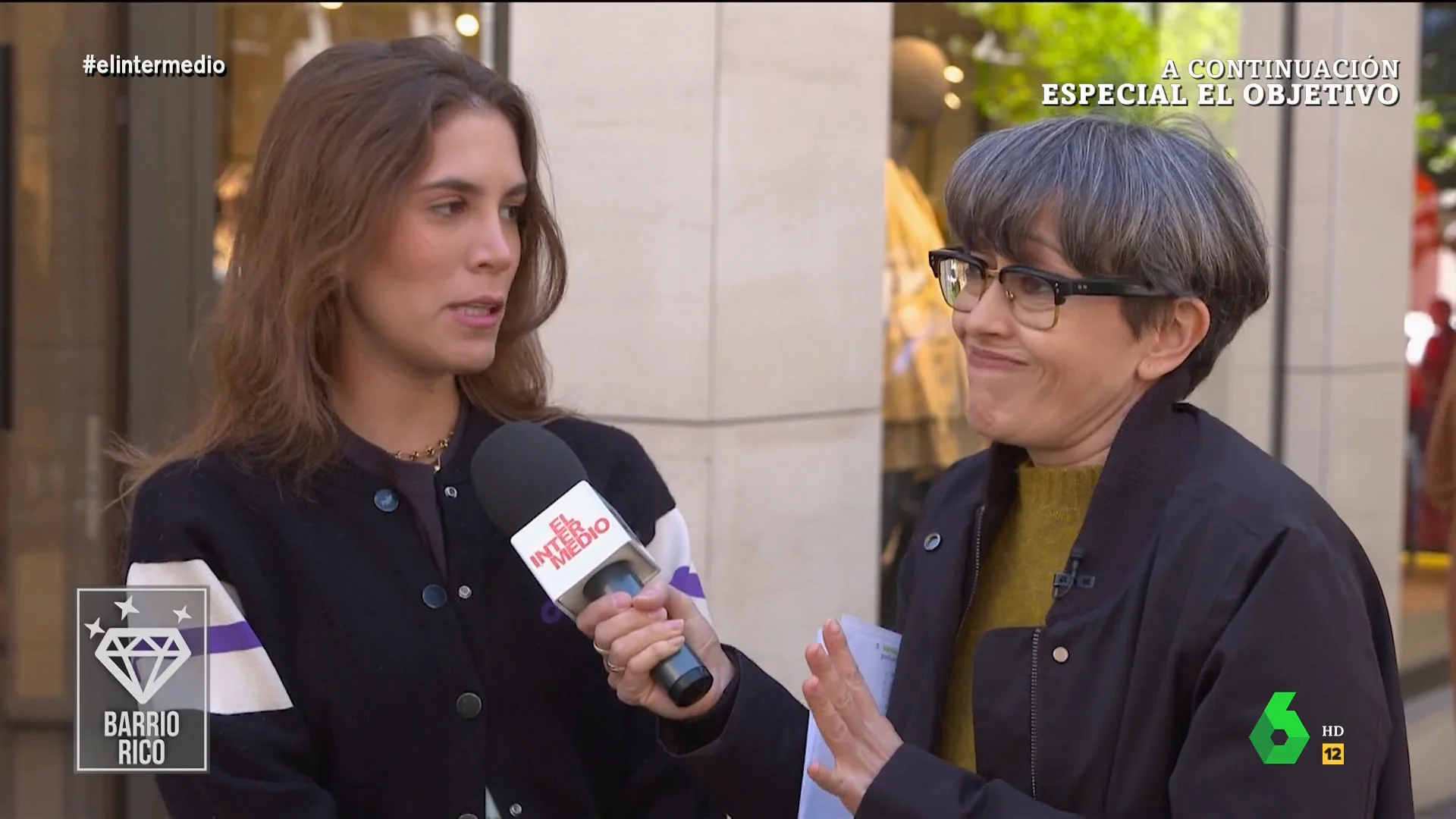 Una mujer de barrio obrero explica por qué solo tiene tres zapatos: "De los chinos no me gustan y para los caros no me da" Una mujer de barrio obrero explica por qué solo tiene tres zapatos: "De los chinos no me gustan y para los caros no me da"