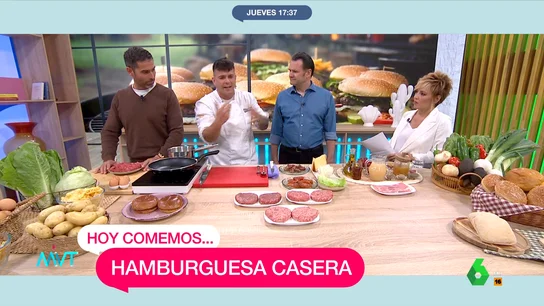 Iñaki López, al chef Carlos Maldonado: "Tengo que ver si se pueden adoptar mayores de edad para echar a mis hijos y quedarme contigo" Iñaki López, al chef Carlos Maldonado: "Tengo que ver si se pueden adoptar mayores de edad para echar a mis hijos y quedarme contigo"
