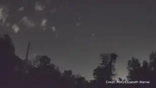 Meteoro de la lluvia de estrellas eta Acuáridas.