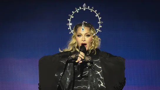Madonna durante el concierto en Copacabana Madonna durante el concierto en Copacabana