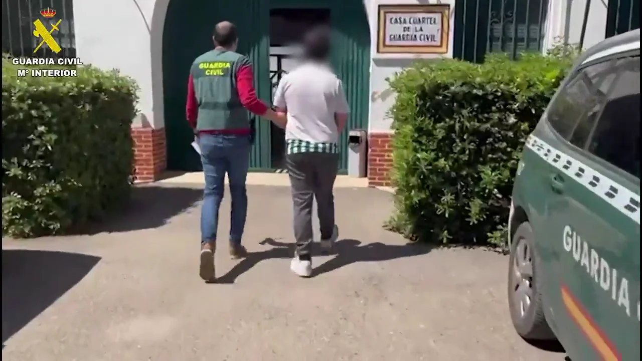 Detenido un joven de 18 años que distribuía material pedófilo a 1.800 miembros de un chat privado