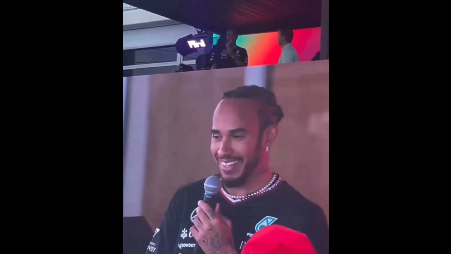 Lewis Hamilton, entre risas al hablar de Miami Lewis Hamilton, entre risas al hablar de Miami