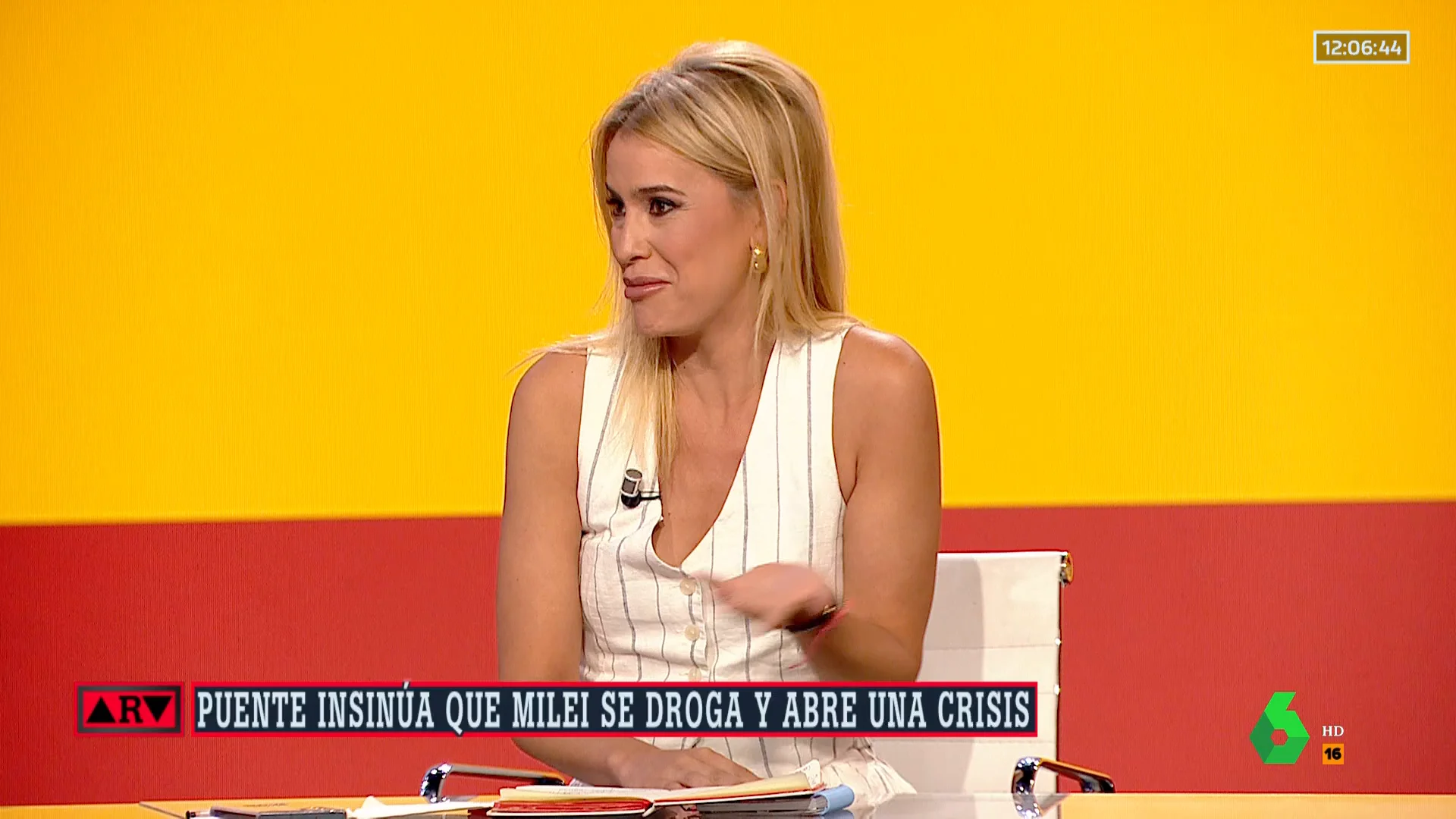 Afra Blanco, a Ayuso tras criticar a Puente: "¿Cuántas veces ha pedido ella perdón por llamar hijo de pu** al presidente?" Afra Blanco, a Ayuso tras criticar a Puente: "¿Cuántas veces ha pedido ella perdón por llamar hijo de pu** al presidente?"