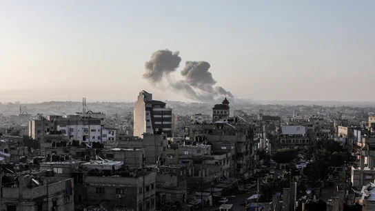 Ataques israelíes cerca del paso fronterizo de Rafah este martes Ataques israelíes cerca del paso fronterizo de Rafah este martes