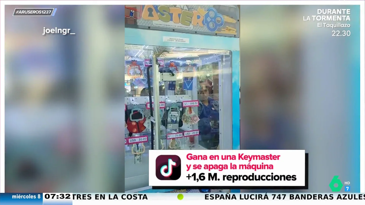 Se apaga la máquina cuando gana el premio y no puede cobrarlo: "Esto si que es obsolescencia programada" Se apaga la máquina cuando gana el premio y no puede cobrarlo: "Esto si que es obsolescencia programada"