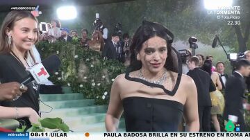 El viral de Rosalía por su acento en la Gala Met deja loco a Alfonso Arús: "No sabía que fuera puertorriqueña"