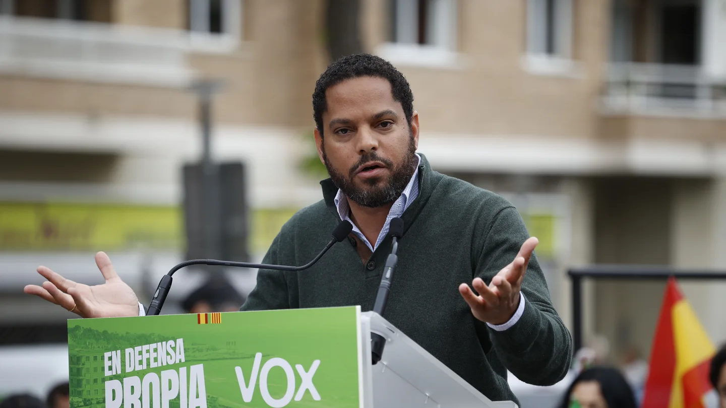 El secretario general y candidato de VOX a las elecciones catalanas del 12 de mayo, Ignacio Garriga, durante un mitin de VOX. El secretario general y candidato de VOX a las elecciones catalanas del 12 de mayo, Ignacio Garriga, durante un mitin de VOX.
