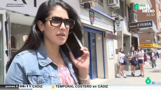 Gabriela Guillén, increpada en la calle por una señora mientras habla de su hijo con Bertín Osborne: "Le voy a meter una leche" Gabriela Guillén, increpada en la calle por una señora mientras habla de su hijo con Bertín Osborne: "Le voy a meter una leche"
