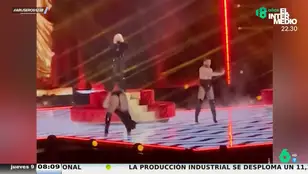 El fallo viral de España en Eurovisión: así se le atasca el pantalón a un bailarín mientras Nebulossa canta &#39;Zorra&#39;