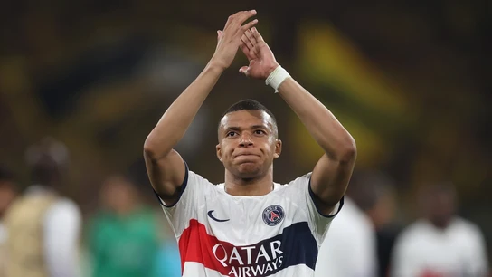 Mbappé, aplaudiendo Mbappé, aplaudiendo