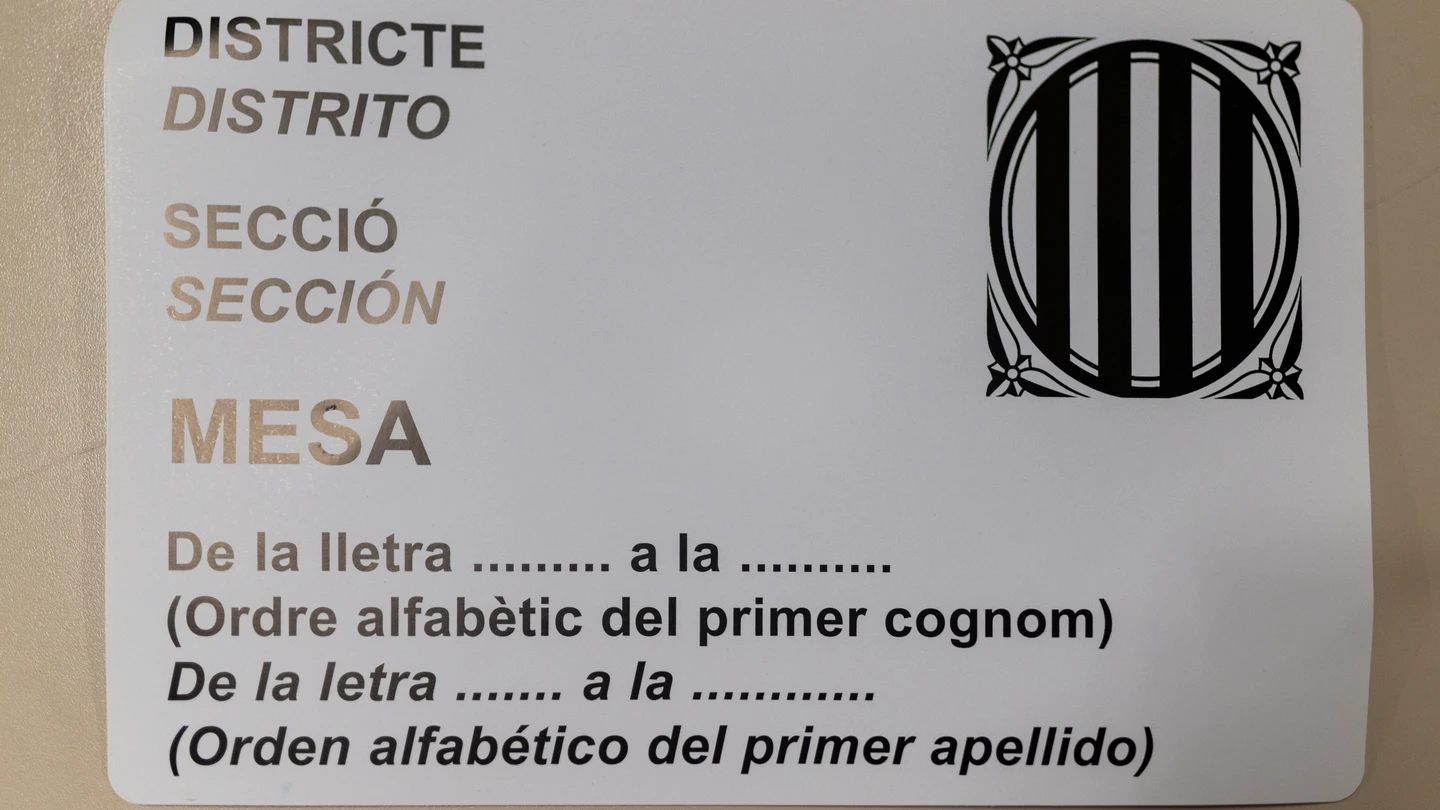 Material para las mesas electorales, en un taller municipal, durante la preparación para las elecciones catalanas del 12M Material para las mesas electorales, en un taller municipal, durante la preparación para las elecciones catalanas del 12M