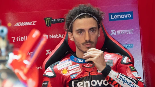 Bagnaia, con la mirada perdida Bagnaia, con la mirada perdida