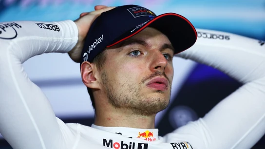 Verstappen, con las manos en la cabeza Verstappen, con las manos en la cabeza
