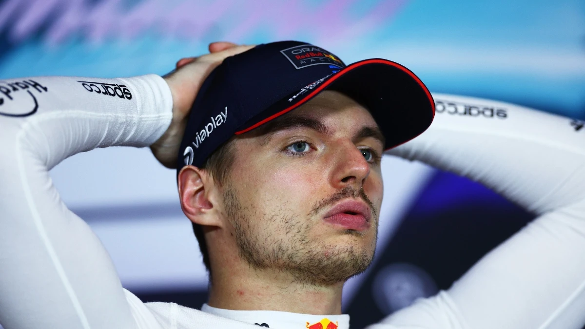 Verstappen, con las manos en la cabeza