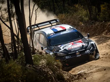 Sébastien Ogier es líder en Portugal a falta de cuatro tramos Sébastien Ogier es líder en Portugal a falta de cuatro tramos