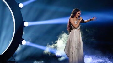Eden Golan representando a Israel con la canción 'Hurricane' actúa durante la final de Eurovisión