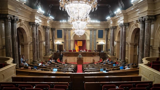 Vista general de una sesión plenaria en el Parlament de Catalunya. Vista general de una sesión plenaria en el Parlament de Catalunya.