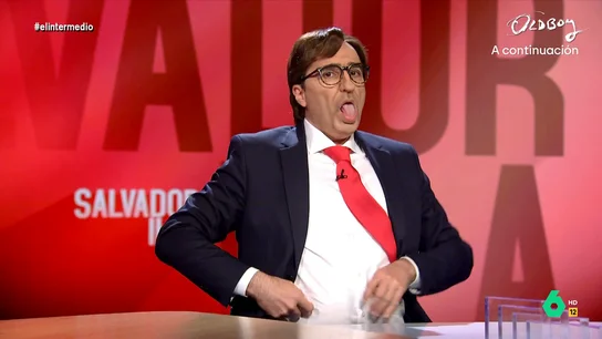 'Illa' pide perdón, tras mostrar cómo 'seducirá' a Junqueras: "A veces se me olvida lo poderoso que es mi 'sex appeal'" 'Illa' pide perdón, tras mostrar cómo 'seducirá' a Junqueras: "A veces se me olvida lo poderoso que es mi 'sex appeal'"