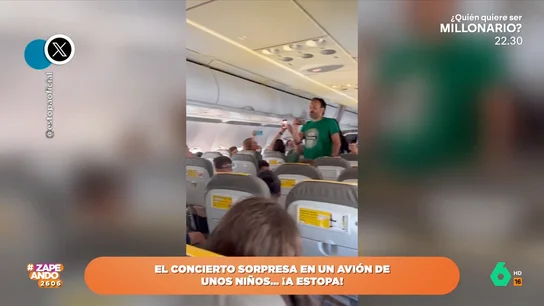 El improvisado 'concierto' con el que unos niños sorprenden a los Estopa en un vuelo El improvisado 'concierto' con el que unos niños sorprenden a los Estopa en un vuelo