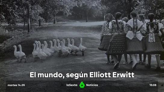 Conoce la obra de Elliot Erwitt, el fotógrafo que supo retratar el mundo con humor Conoce la obra de Elliot Erwitt, el fotógrafo que supo retratar el mundo con humor