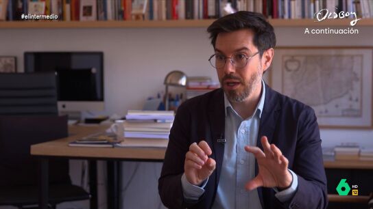 El polit&oacute;logo Toni Aira, tras la dimisi&oacute;n de Aragon&egrave;s: "Si ahora se va solo &eacute;l, va a ser una marcha incompleta"