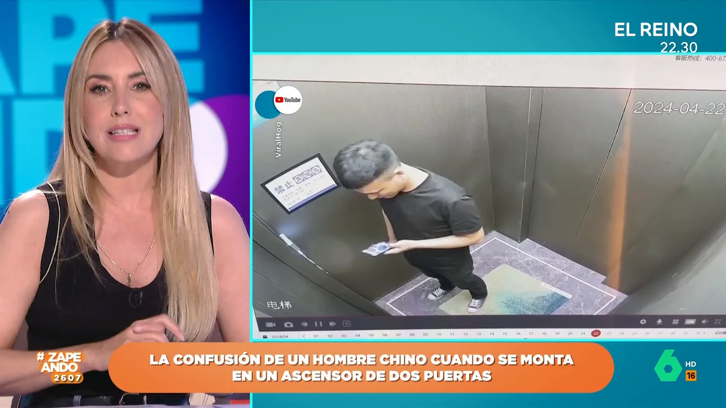 La cómica confusión de un hombre cuando se monta en un ascensor de dos puertas La cómica confusión de un hombre cuando se monta en un ascensor de dos puertas