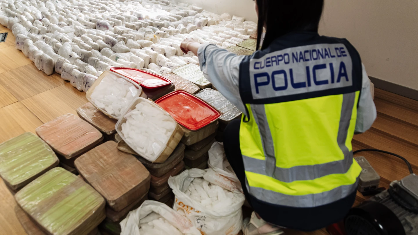 La droga incautada por la Policía Nacional durante la desarticulación del cártel de Sinaloa en España, en el Complejo Policial de Canillas, a 16 de mayo de 2024, en Madrid (España). La droga incautada por la Policía Nacional durante la desarticulación del cártel de Sinaloa en España, en el Complejo Policial de Canillas, a 16 de mayo de 2024, en Madrid (España).