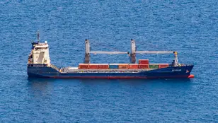 Exteriores deniega la escala a un buque con armas para Israel