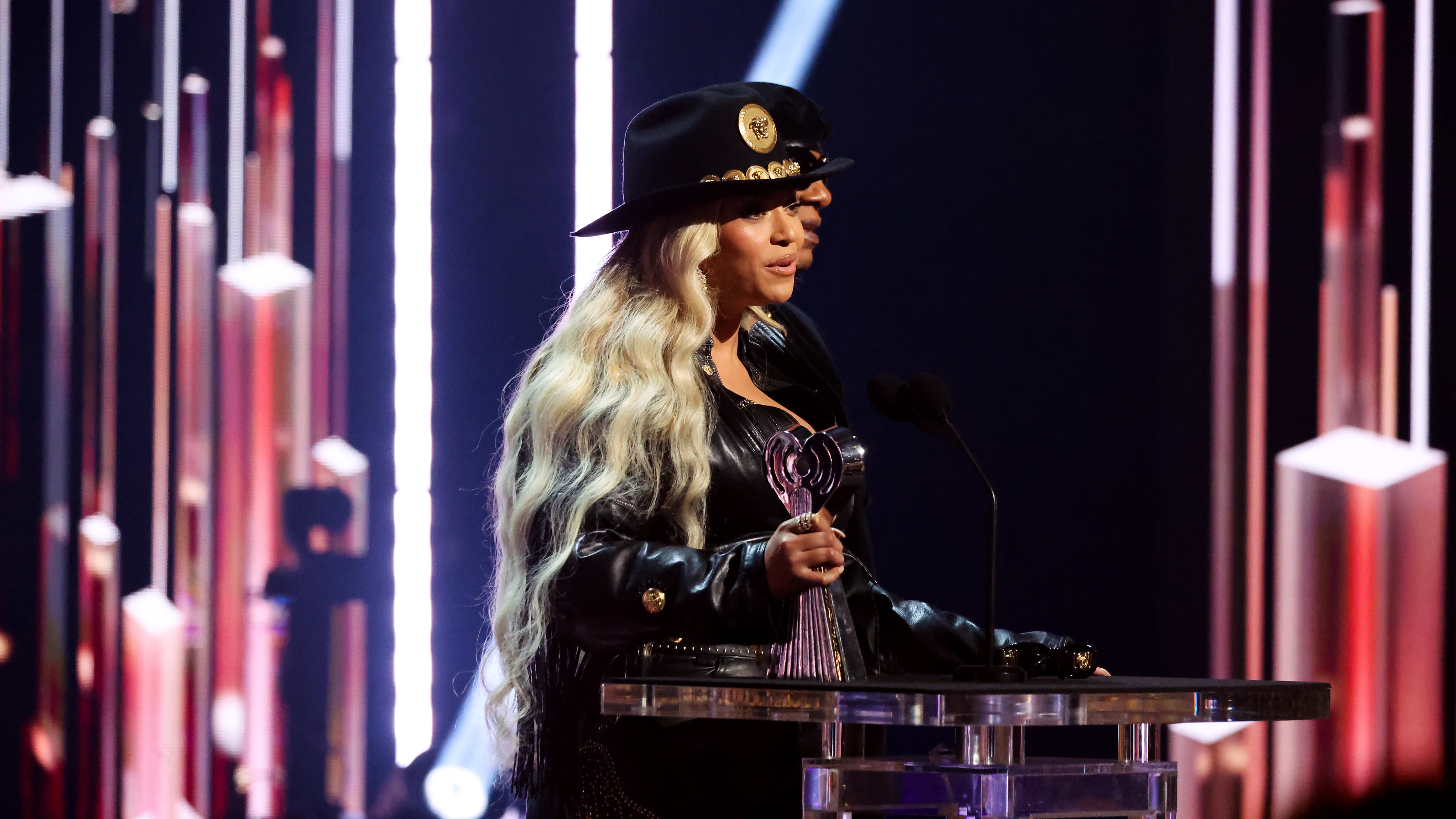 Beyoncé recoge un premio en una foto de archivo