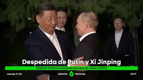 Abrazo de Putin y Xi Yinping