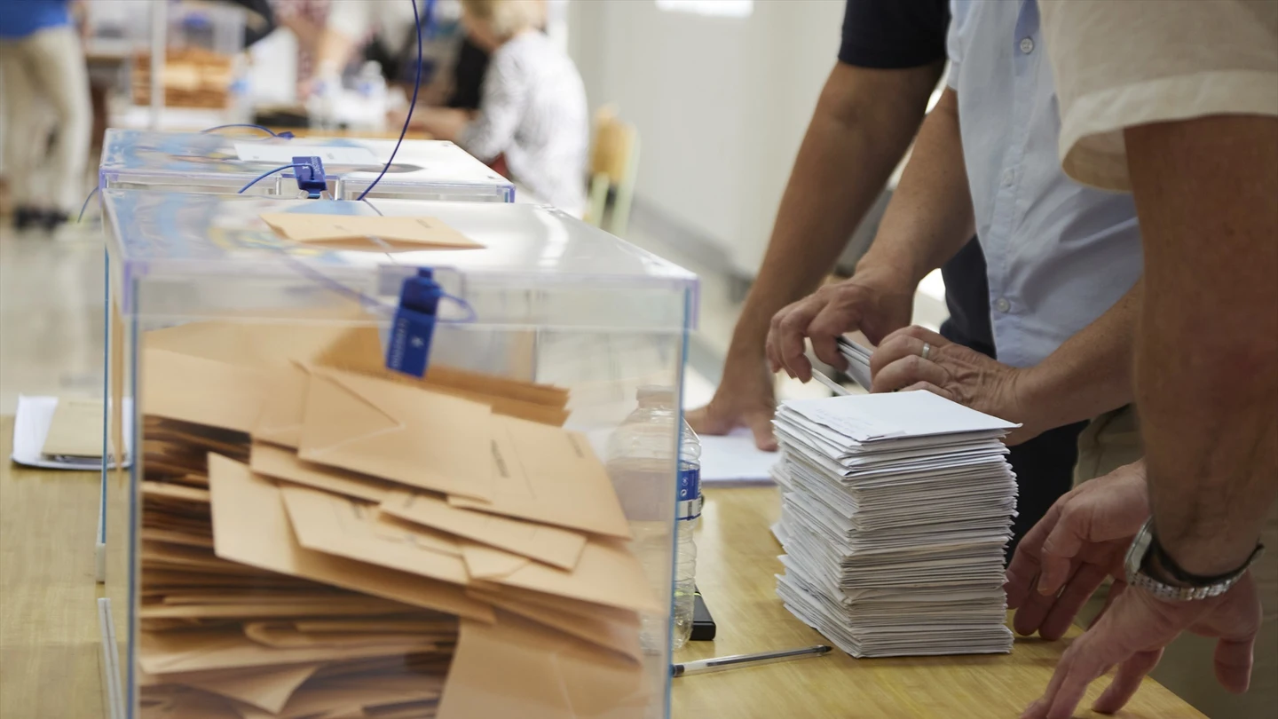 Recuento de votos en una mesa electoral Recuento de votos en una mesa electoral