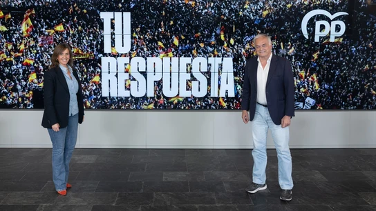 Esteban González Pons y Carmen Fúnez, durante una rueda de prensa del Partido Popular, en la sede del PP. Esteban González Pons y Carmen Fúnez, durante una rueda de prensa del Partido Popular, en la sede del PP.