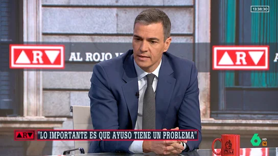 Pedro Sánchez estalla contra Ayuso: "Violencia política es decir 'me gusta la fruta'" Pedro Sánchez estalla contra Ayuso: "Violencia política es decir 'me gusta la fruta'"