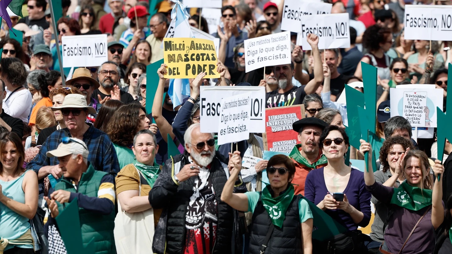 Entidades sociales participan en la marcha 'Todas a Colón contra el fascismo' Entidades sociales participan en la marcha 'Todas a Colón contra el fascismo'