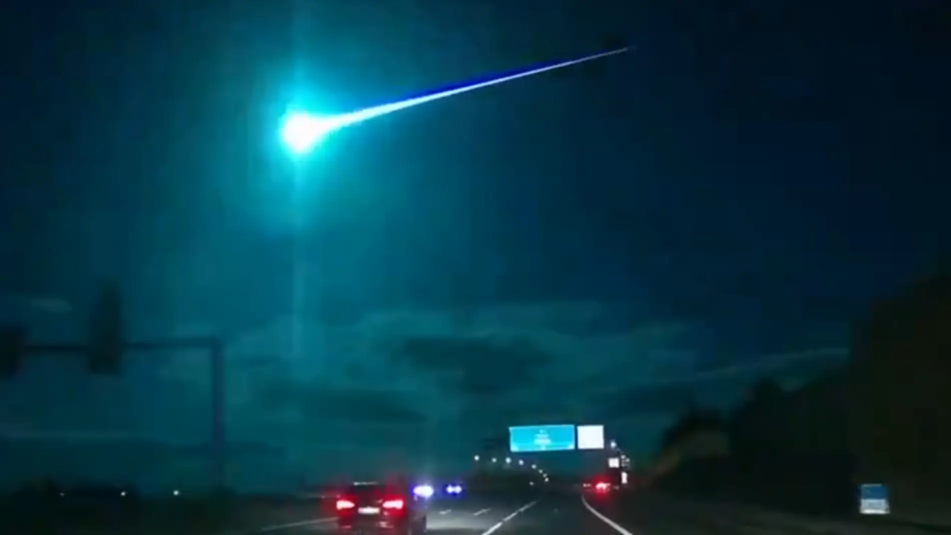 Una bola de fuego cruza el cielo de España y Portugal Una bola de fuego cruza el cielo de España y Portugal