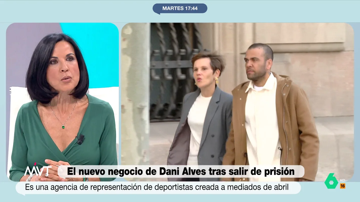 Beatriz de Vicente comenta la situación de Dani Alves: "Seguro que ha aprendido lo que es 'no' y lo que es 'sí'" "Todo el mundo tiene una historia y tener un lado oscuro puede hacer que te conviertas en un asesor bastante solvente", apunta Beatriz de Vicente en este vídeo donde analiza la empresa de representación de deportistas que ha abierto Dani Alves.