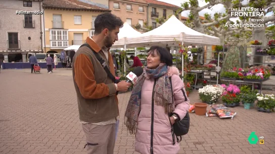 Isma Juárez pregunta a una vecina de Belorado por las trufas de mojito de las clarisas Isma Juárez visita Belorado, donde está el convento de las monjas clarisas rebeldes, con la firme intención de probar sus famosas trufas. En este vídeo, pregunta a los vecinos de esta localidad de Burgos por ellas.