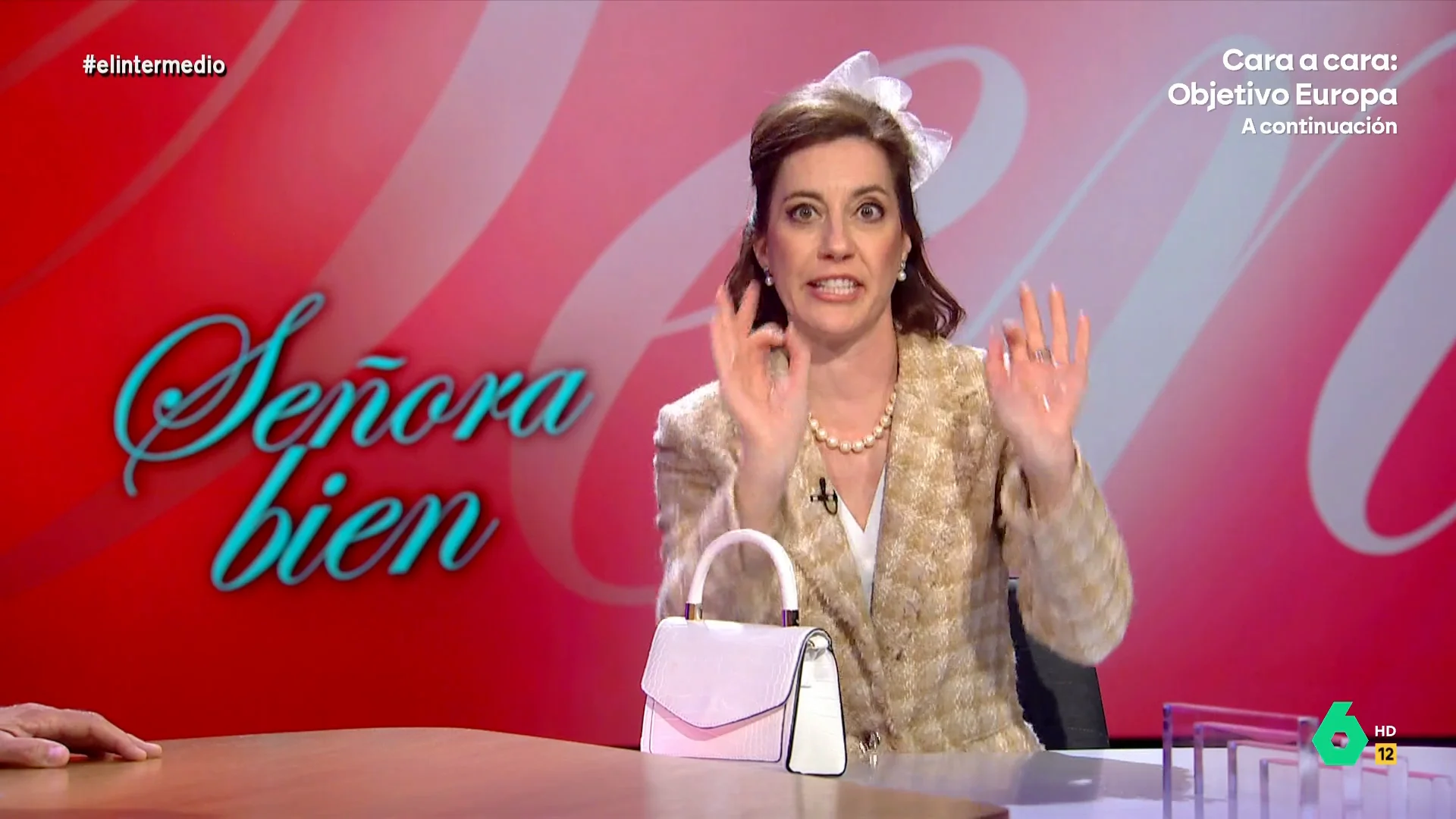 "Como se pongan a censurar todas las películas que no gustan a Vox, la biblioteca de Burriana va a ser un pendrive con una copia pirata de 'Espartaco'", responde Wyoming a la 'señora bien' sobre el veto a 'Barbie' y '20.000 especies de abejas'.