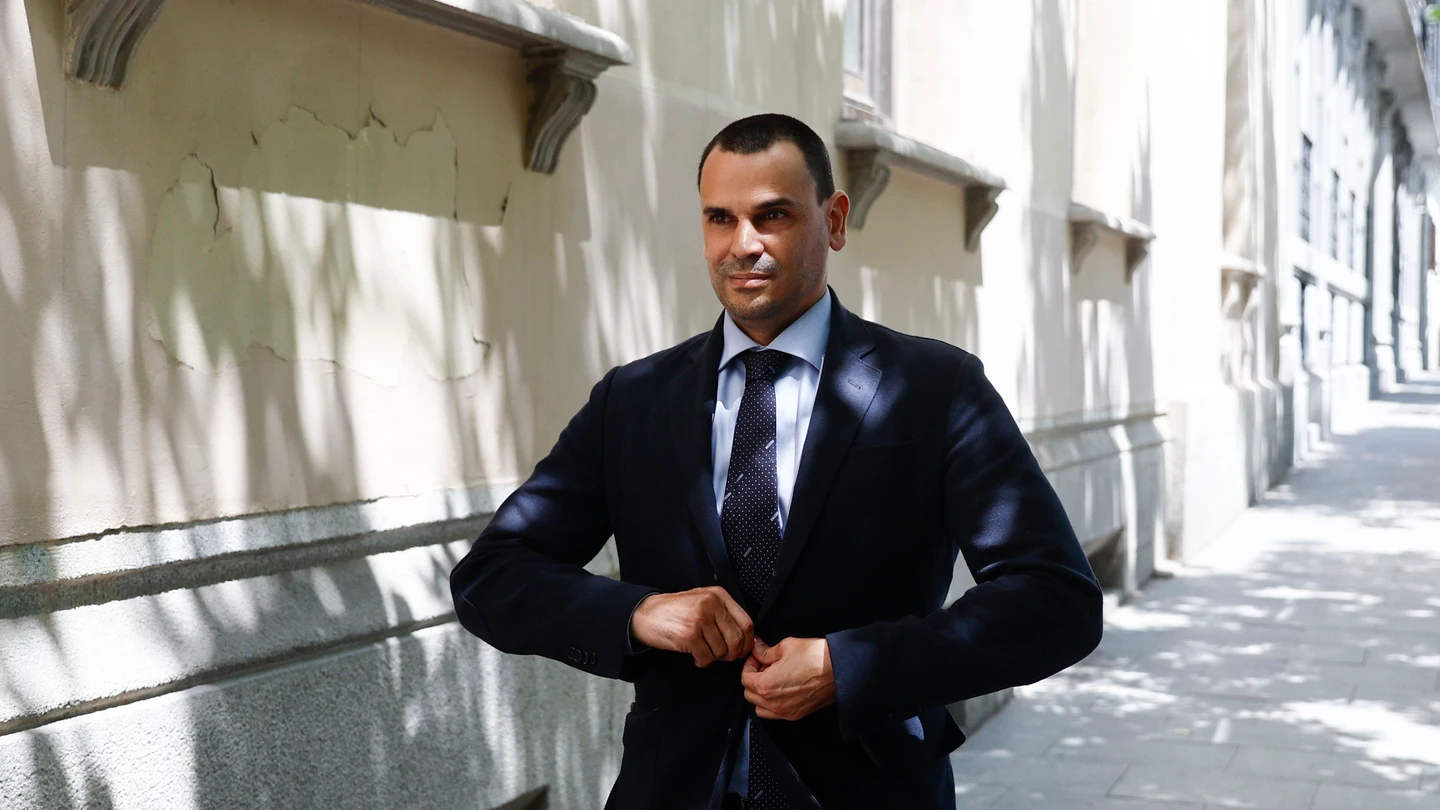 Alberto González Amador, novio de Ayuso, a su llega al TSJM, para ratificar la querella contra dos fiscales de Madrid Alberto González Amador, novio de Ayuso, a su llega al TSJM, para ratificar la querella contra dos fiscales de Madrid