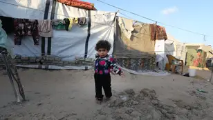 Una niña palestina en un campamento para desplazados internos el pasado 14 de mayo, después de que Israel obligara a evacuar Rafah