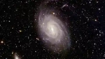 Imagen del galaxia en espiral NGC 6744 captada por el telescopio espacial Euclid.
