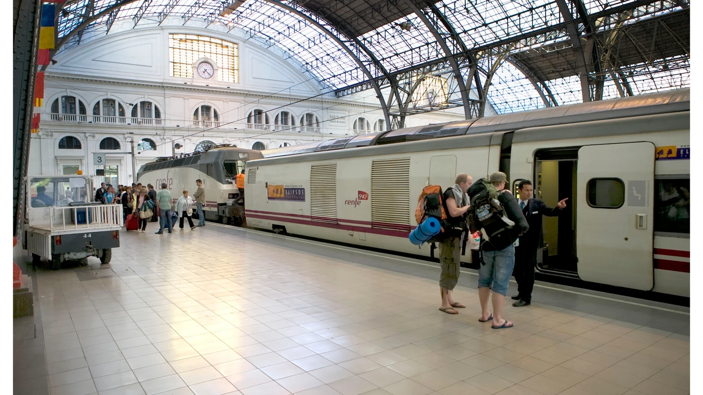 El Gobierno volverá a lanzar descuentos de hasta el 90% para Interrail y transporte por España El Gobierno volverá a lanzar descuentos de hasta el 90% para Interrail y transporte por España