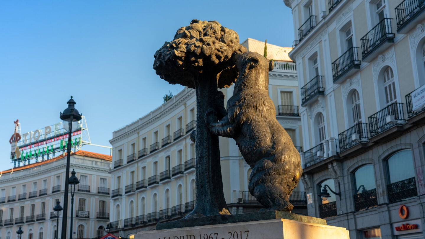 Estatua del Oso y el Madro&ntilde;o de Sol de Madrid