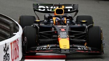 Verstappen, rozando uno de los muros de Mónaco