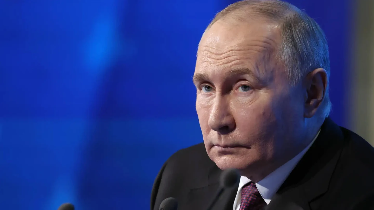 A3 Noticias 2 (24-05-24) Putin ofrece un alto el fuego en Ucrania si reconoce las fronteras actuales A3 Noticias 2 (24-05-24) Putin ofrece un alto el fuego en Ucrania si reconoce las fronteras actuales