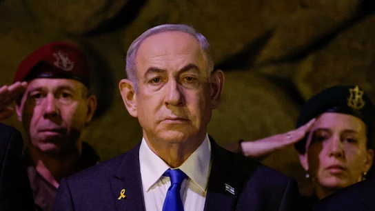 El primer ministro israelí, Benjamin Netanyahu, durante el Día del Recuerdo del Holocausto en el Salón del Recuerdo de Yad Vashem El primer ministro israelí, Benjamin Netanyahu, durante el Día del Recuerdo del Holocausto en el Salón del Recuerdo de Yad Vashem